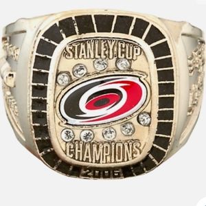 2005 CAROLINA HURRICANES REPLICA STANLEY CUP COMMEMORATIVE RINGS MOLSON CANADIAN